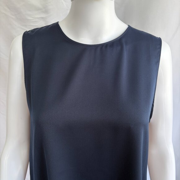 Banana Republic Navy Blue Sleeveless Shell Tank with Keyhole Back – Size Medium - Picture 4 of 6